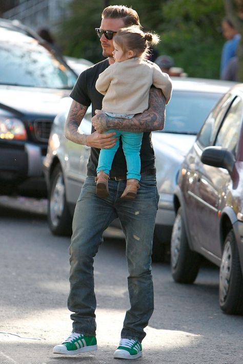 Wearing jeans, a black T-shirt and trainers while out in London with daughter Harper. After Earth, David Beckham Style, Harper Beckham, Victoria And David, Arrested Development, Dad Fashion, Charming Man, Chris Pine, Sharp Dressed Man