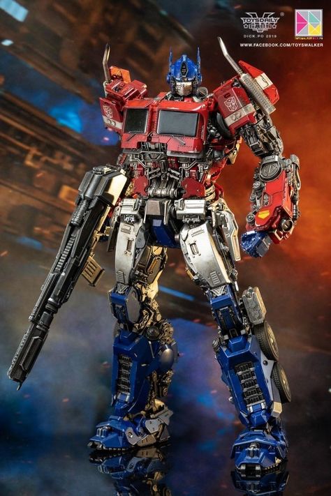 #bumblebeemovie #transformers #optimusprime #action #figures #actionfigures Optimus Prime Artwork, Optimus Prime Toy, Transformers Poster, Iron Man Cartoon, Transformer Costume, Nemesis Prime, Optimus Prime Art, Optimus Prime Transformers, Dragon 3d