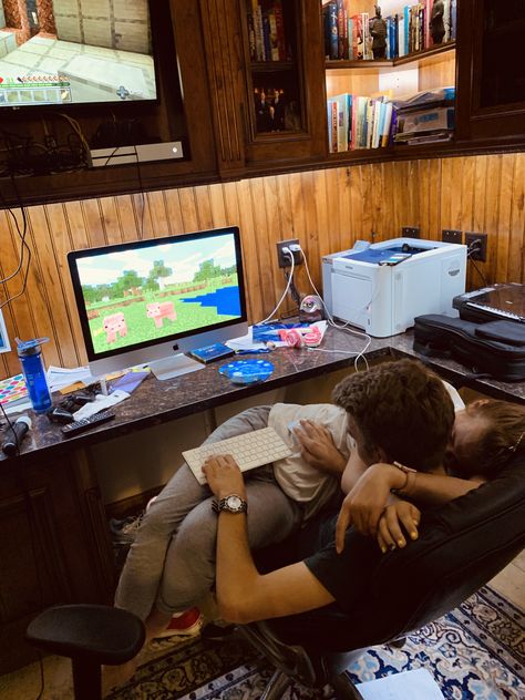 when your girl wants to cuddle and you want to play minecraft you make it work Playing Video Games With Girlfriend, Cuddle While Gaming, Minecraft With Boyfriend, Gaming With Boyfriend, Playing Game With Boyfriend, Gamer Boyfriend Cuddling, Gaming Chair Cuddling Couples, Bf And Gf Cuddling While Gaming, Hugging Boyfriend Playing Video Games