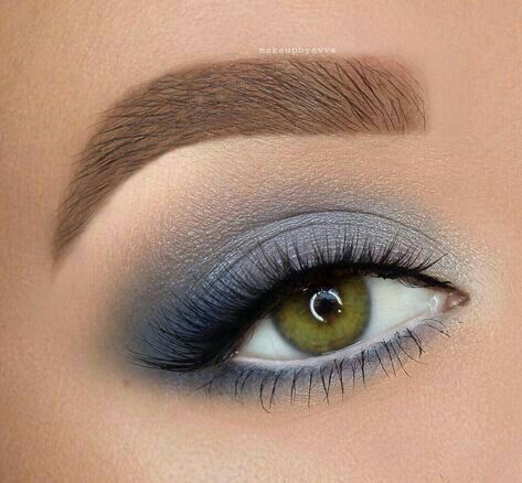 Makeup Artist Portfolio, Grey Smokey Eye, Make Up Designs, Grey Makeup, Smink Inspiration, Hooded Eye Makeup, Beautiful Eye Makeup, Makijaż Smokey Eye, Blue Eyeshadow