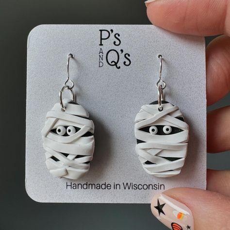 🎃💀🕸️’Trick or Treat’ Yourself: 20% Off the P’s and Q’s Spooky Season Launch🕸️💀���🎃 . Now through Friday (9/20) get the entire new Spooky Season Collection and Fall Y’all Collection on sale! . These statement polymer clay earrings are lightweight and handmade with my spooky loving hands. . #polymerclay #polymerclayearrings #earringshop #handmadeearrings #habdmadejewlery #handmade #spookyseason #spooky #fallfashion #spookystyle Polymer Clay Jewelry Ideas, Clay Jewelry Ideas, Halloween Earrings Polymer Clay, Palmer Clay, Halloween Polymer Clay, Trick Or Treat Yourself, Clay Inspiration, Polymer Clay Jewelry Diy, Clay Jewelry Diy