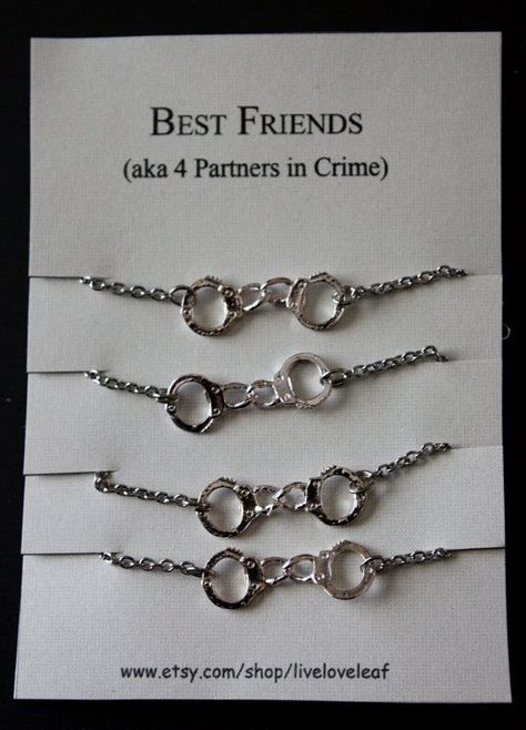 Bracelets For Friends, 4 Best Friends, Hand Cuff Bracelet, Bff Jewelry, Best Friend Bracelets, Blue Sapphire Necklace, Bff Necklaces, Friend Jewelry, Bff Outfits