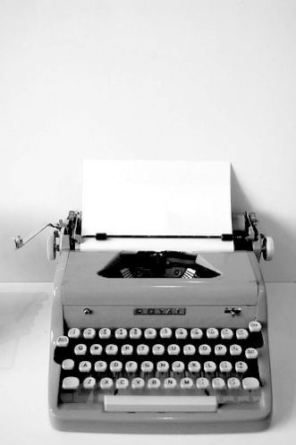 Type Writers, Writing Machine, Being Classy, White Page, Aesthetic Objects, Gray Aesthetic, Vintage Typewriters, Photo Wall Collage, Black And White Aesthetic