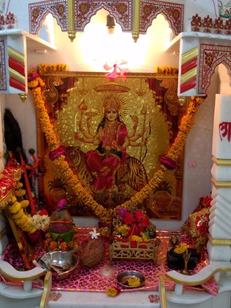 Maa Durga Asthetic Pic, Navratri Mandir Decoration, Durga Puja Aesthetic, Maa Pic, God Mantra, Jay Ambe, Chocolate Tumblr, Puja Thali, Mandir Decoration