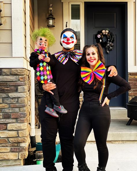 Teacher Clown Costume, Clown Costume Ideas Simple, Clown Costume Family, Man Clown Costume, Easy Circus Costume Diy, Diy Clown Costume For Men, Easy Diy Clown Costume For Women, Diy Clown Costume Men, Clown Costume Ideas Diy