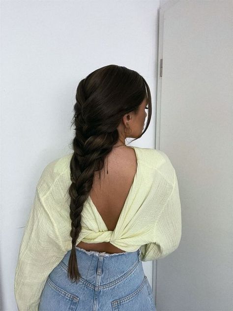 Hi julsweekersI'm excited because I'm bringing you a post for all the girls going to schoolI know you will love this post full of cute... Brunette Hair Braids, Easy Winter Hairstyles, Single Braids Hairstyles, Messy French Braids, Brown Wavy Hair, Hairstyles 2024, Easy Hairstyles For School, Single Braids, Plaits Hairstyles