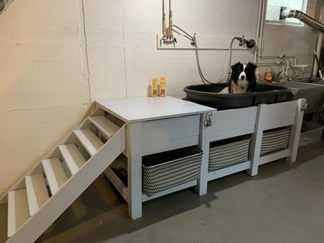 Dog Wash Station, Dog Bathing Station, Dog Tub, Diy Dog Wash, Dog Bath Tub, Dog Station, Kennel Ideas, Wash Station, Dog Washing Station