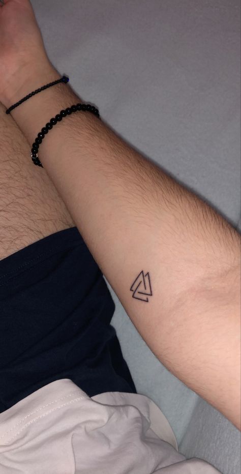 triangle tatto Infinite Triangle, Lion Tattoo Sleeves, Triangle Tattoos, Viking Tattoos, Lion Tattoo, First Tattoo, Sleeve Tattoos, Triangle Tattoo, Tattoos For Guys