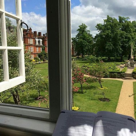 View from the Peile JCR by @u_khandelwal (Instagram),  second year law student at Newnham College. Newnham College Cambridge, Cambridge Newnham, Newnham College, Motivation Posters, Rose Scented Candle, Cambridge Uk, Academic Validation, Penn State University, Smarty Pants