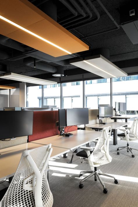 Office Ceiling Design, Open Office Design, Workstations Design, Office Ceiling, Open Space Office, Office Interior Design Modern, Modern Office Interiors, Corporate Office Design, Look Office