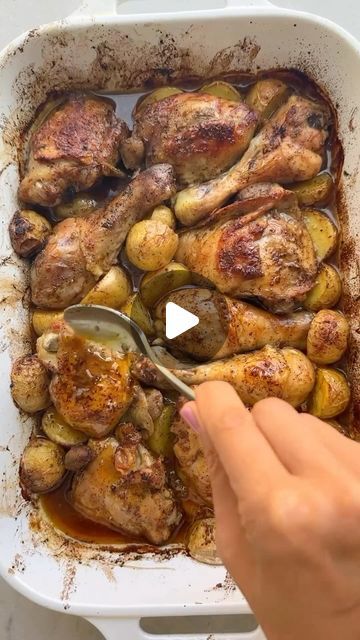 One Pan Chicken And Potatoes, Chicken Thighs And Drumsticks, 7 Spice, Chicken And Potatoes, Delicious Family Meals, Yummy Chicken, One Pan Chicken, Love Simple, Chicken Potatoes