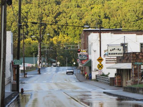 The Remote Town In North Carolina That’s Full Of Adventure - Hot Springs, NC North Carolina Attractions, Moving To North Carolina, North Carolina Travel, Tar Heel, Western Nc, The Appalachian Trail, Nc Mountains, North Carolina Mountains, North Carolina Homes