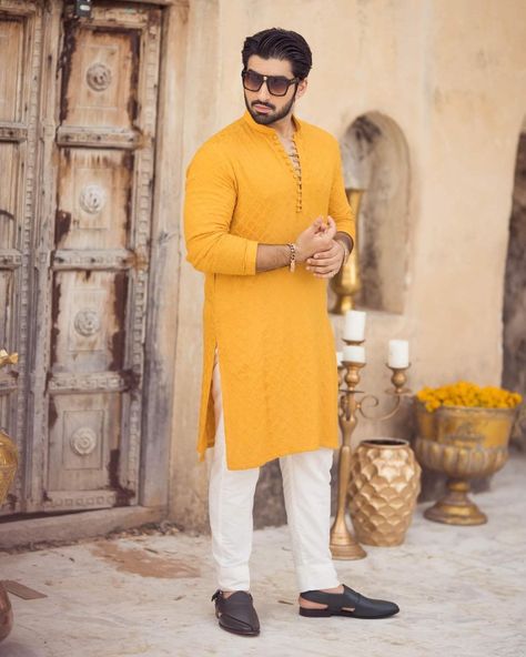 Haldi Dress For Groom, Haldi Ceremony Outfit For Men, Haldi Photoshoot, Bridal Campaign, Man Dress Design, Jodhpuri Suits For Men, Engagement Dress For Bride, Haldi Ceremony Outfit, Haldi Outfits