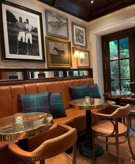 Ralph Lauren Milan, Ralph Lauren Bar, Polo Bar, Restaurant Architecture, Space Place, Brown Interior, Bar Design Restaurant, Luxury Aesthetic, Fancy Restaurant