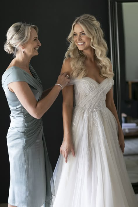 Bride No Veil Hair, 3 Barrel Wedding Hair, Wedding Photo Hairstyles, Hair With Off The Shoulder Dress Wedding, Bridal Hair Out Of Face, Bridal Hair With Dress, Bridesmaid Hair Front And Back View, Wedding Makeup Hollywood Glam, Wedding Hairstyles For Long Hair Blonde Extensions