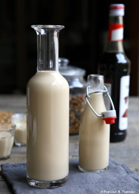 Bailey's maison Irish Dessert Recipes, Homemade Baileys, Homemade Irish Cream, Homemade Liquor, Liquor Recipes, Irish Cream Liqueur, Homemade Cocktails, Liqueurs Recipes, Cream Liqueur