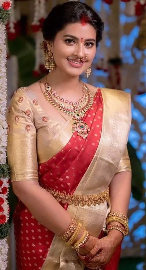 Maggam Blouse, Bridal Sarees South Indian, Pattu Saree Blouse Designs, Wedding Saree Blouse Designs, Wedding Blouse Designs, Women Faces, Saree Blouse Patterns, Half Saree Designs, Trendy Blouse