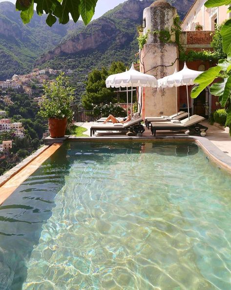 Italian Beach House, San Giacomo, Villas In Italy, Amalfi Coast Wedding, Ivy House, Summer Wines, Italy Aesthetic, Pool Time, Europe Summer