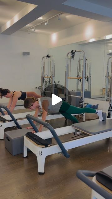 Pilates Reformer Stretching, Plank Series, Spring Video, Reformer Workout, Pilates Teacher Training, Pilates Workout Videos, Pilates Reformer Exercises, Pilates At Home, Pilates Videos