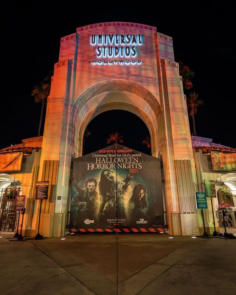 Daniel Tuero on Instagram: “never go alone • #universalstudios #hollywood #discoverla #yesunistudios #sonyalpha #universalhhn #horrornights” Universal Studios Hollywood Halloween, Universal Studios Hollywood Horror Night, Horror Nights Universal Hollywood, Halloween Los Angeles, Hollywood Horror Nights, Universal Studios Horror Nights, Halloween Horror Nights Hollywood, Universal Horror Nights, Universal Studios Orlando Trip