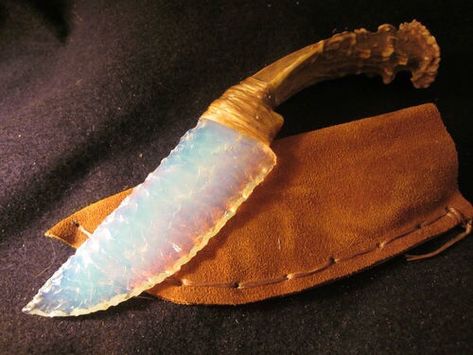 Rpg Items, Flint Knapping, Pretty Knives, Avatar Dr, Alien Planet, Planet Blue, Cool Knives, Knife Making, Native American Indians