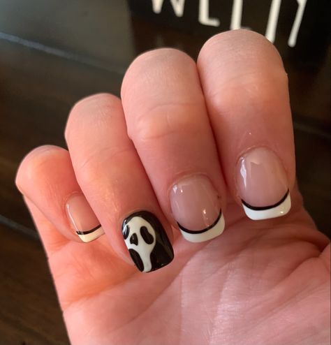 Scream Ghostface, Face Quotes, Halloween Manicure, Scream Halloween, Nail Idea, Nails For Kids, Ghost Face, Ghost Faces, Halloween Deco