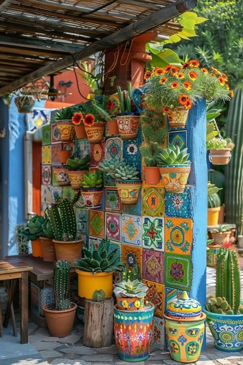 Mexican Garden Ideas Mexico, Mexican Patio Ideas Hacienda Style, Mexican Outdoor Decor Patio, Mexican Garden Hacienda Style, Italian House Decor, Mexican House Decor, Mexican Patio Decor, Mexican Outdoor Decor, Mexican Garden Ideas