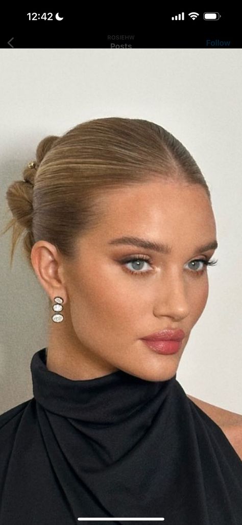 Hairstyles For Nigerian Ladies, Rosie Huntington Whiteley Hair, Single Braids Hairstyles, No Make Up Make Up Look, Bride Vibes, Sleek Bun, Wedding 2025, Wedding Hair Inspiration, Sleek Hairstyles