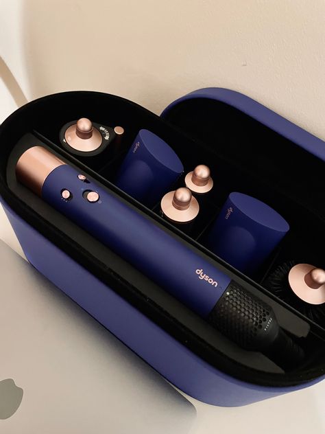 Dyson Air Wrap Blue, Dyson Air Rap, Dryer Aesthetic, Dyson Airwrap Aesthetic, Air Wrap Tutorial, Dyson Air Wrap Tutorial, Hair Dyson Airwrap, Wishlist Ideas Aesthetic, Dyson Aesthetic