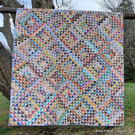 Bonnie Hunter Scrap Quilts, Crumb Quilt, Bonnie Hunter, Scrappy Quilt Patterns, String Quilts, Scrap Quilt Patterns, Pdf Quilt Pattern, Scrappy Quilt, Triangle Quilt