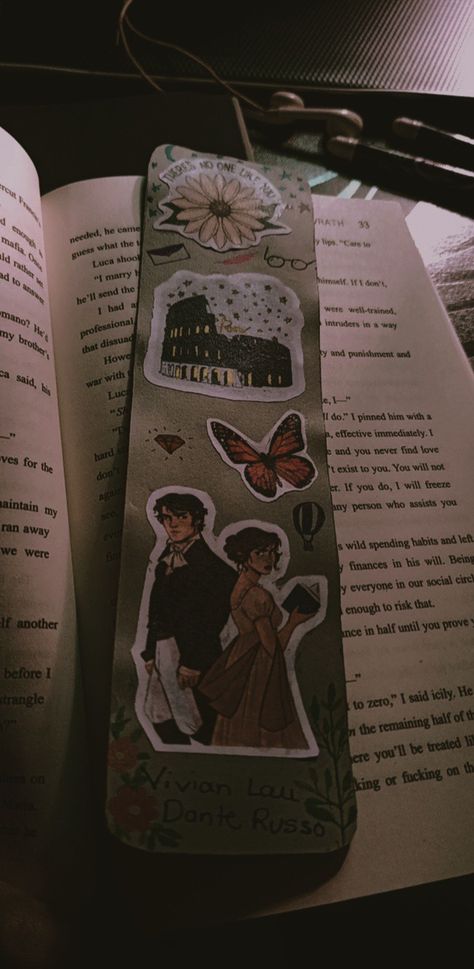 This is made by me with special characters of king of warth book. Such an amazing book King Of Wrath Bookmark, King Of Wrath, Handmade Bookmarks, King Book, Book Instagram, Bookmarks Handmade, Special Characters, Book Aesthetic, Marry Me