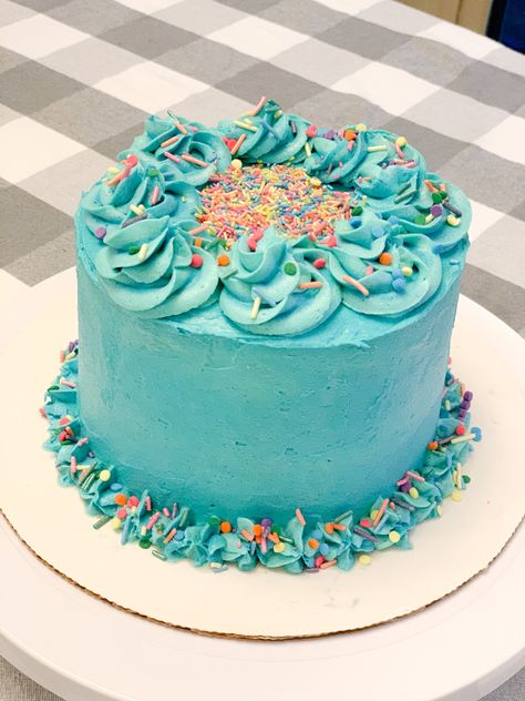 White Cake Blue Sprinkles, Blue Cake With Sprinkles, Blue Icing Cake, Blue Sprinkle Cake, Blues Clues Smash Cake, Round Birthday Cakes, 9th Birthday Cake, Blue Birthday Cakes, Vanilla Bean Cakes