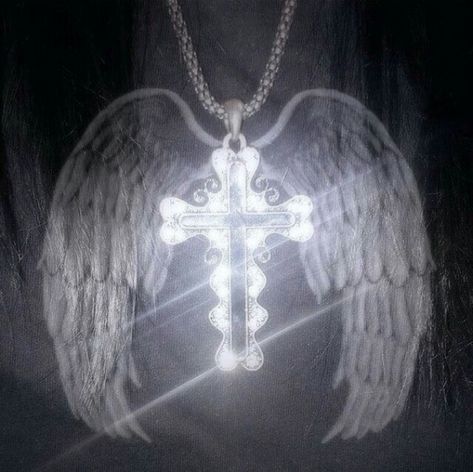 Trening Fitness, Dark Grunge, Mia 3, Grunge Y2k, Ethereal Art, Grunge Aesthetic, Dark Aesthetic, Angel Wings, In The Dark