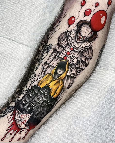 Chucky Horror Tattoo, Ghostface Forearm Tattoo, Pennywise Traditional Tattoo, Horror Flash Art, Horror Movie Character Tattoos, Freddy Krueger Tattoos, Chicano Art Tattoos Prison Drawings, Freddie Kruger Tattoo, It Tattoo Stephen King