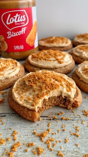 Biscoff Lotus Cookies, Biscoff Cookie Butter Cookies, Biscoff Cookies Recipe, Biscoff Desserts, Fitwaffle Kitchen, Cafe Van, Biscoff Cookie Recipe, Biscoff Buttercream, Biscoff Recipes