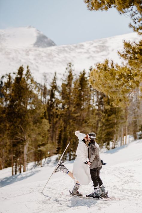 The perfect Colorado elopement - a day celebrating their love while skiing at Breckenridge Ski Resort 🎿 Skiing Engagement Photos, Ski Engagement Photos, Ski Engagement, Adventure Wedding Theme, Ski Resort Wedding, Breckenridge Ski Resort, Ski Wedding, Colorado Ski, Colorado Adventures