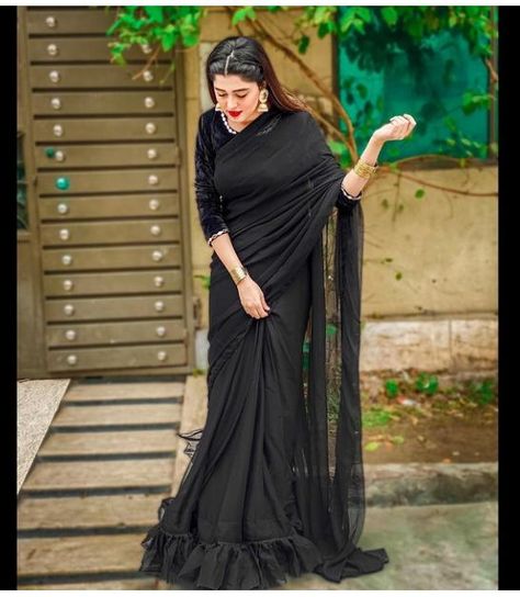 Black Sarees - Buy Black Designer Sarees at World's Best Online Shopping Store. Check black party wear sarees prices and shop online. #Black #Blacksare #netsaree Black Saree Designs, Black Party Wear, Kanwal Aftab, Black Sarees, Sarees For Girls, Wedding Sari, Pakistani Wedding Outfits, Latest Designer Sarees, Indian Sarees Online