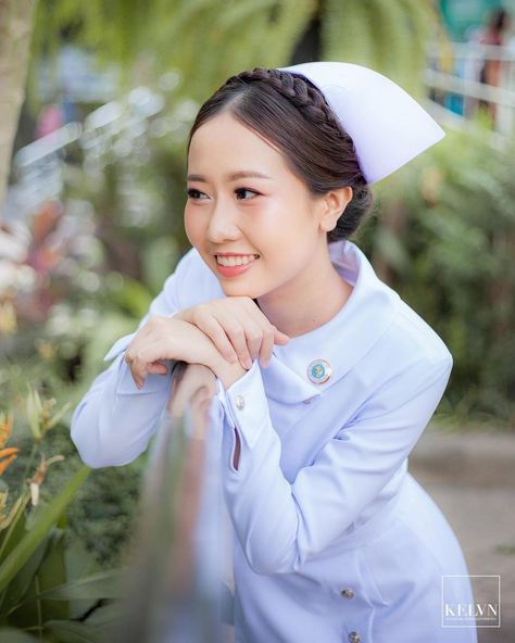 Cute Nurse Hairstyles, Nurse Hairstyles, Cute Nurse, Women Nurse, Nursing Cap, Nurse Uniform, Girls Uniforms, Paramedic, Hijab Fashion