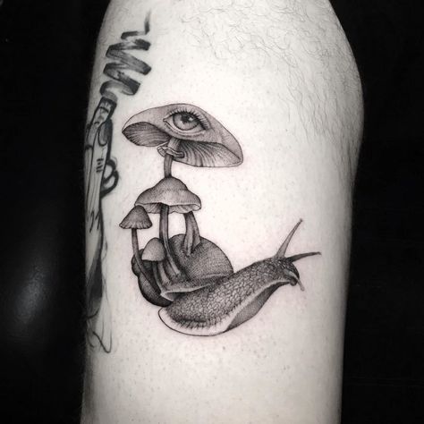 Small Black And Grey Realism Tattoos, Dublin Tattoo, Back Tattoo For Women, Cat Skull Tattoo, Mushroom Snail, Snail Tattoo, Women Eyes, Hippie Tattoo, Surreal Tattoo