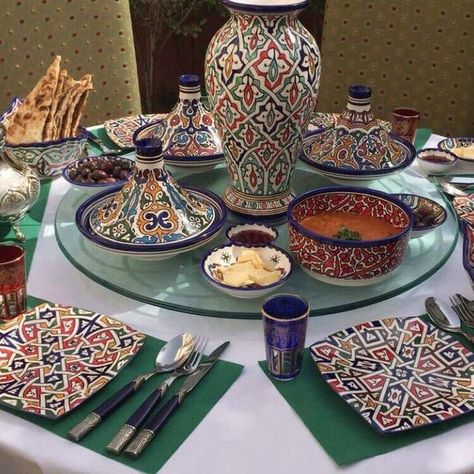 Elevate Your Dining with Traditional Moroccan Tableware 🕌✨ | #moroccanelegance https://moroccanstyle.ma/ 0661944379 argania_agadir@yahoo.fr Moroccan Table Setting, Ramadan Table, Table Coordinate, Design Marocain, Arabic Decor, Moroccan Table, Table Buffet, Table Ware, Moroccan Food