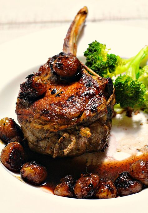 http://highlandsranchfoodie.com/2017/12/pan-roasted-veal-chops-with-red-grapes/ Bone In Veal Chops, Bbq Veal Chops Recipes, How To Cook Veal Chops, Tomahawk Veal Chop, Veal Chops Pan Seared, Beef Tenderlion, Plated Entrees, Veal Dishes, Smashed New Potatoes