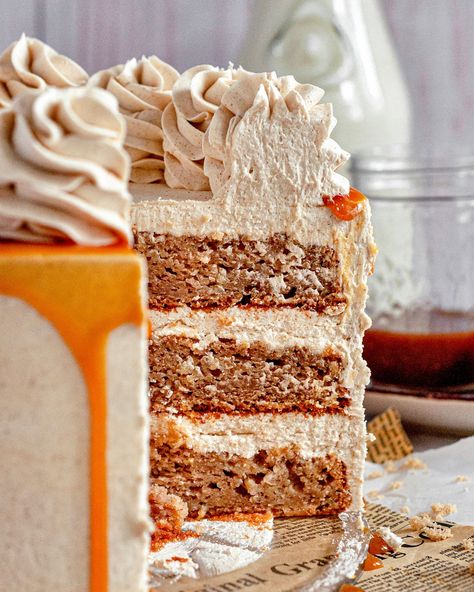 Tender layers of apple cake with the yummiest whipped cinnamon caramel buttercream frosting. 🍎 Comment RECIPE and I’ll DM it to you. #applecake #applecake🍎 #applecakerecipe #caramelapple #applecaramel #saltedcaramel #caramelfrosting #cakefromscratch #bakedfromscratch #glutenfreeapplecake #dairyfreedessert #thanksgivingcake #thanksgivingdesserts #foodyeah #f52gram #f52community #bakingaddiction #cakeaddict #snacktime #caramelsauce #homemadecake #homemadefoods #homemadecaramel #cakeguts #yxs #... Dairy Free Pumpkin Cake, Salted Caramel Buttercream Frosting, Homemade Spice Cake, Gluten Free Strawberry Cake, Gluten Free Pumpkin Cake, Gluten Free Apple Cake, Gluten Free Spices, Gluten Free Cupcakes Vanilla, Caramel Buttercream Frosting