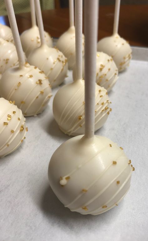 Gender Neutral Cake Pops, Beige Cake Pops, Cake Pop Gender Reveal, Gender Reveal Cake, Party Desserts, Party Inspiration, Cake Ideas, Gender Reveal, Cake Pops