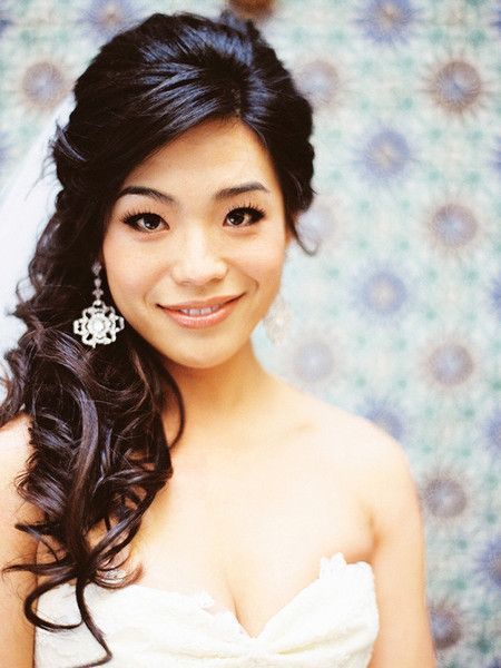 Elegant Asian Bridal Hairstyle Wedding Hair Side, Side Hairstyles, Best Wedding Hairstyles, Long Hair Wedding Styles, Wedding Hairstyles Half Up Half Down, Trendy Wedding Hairstyles, Wedding Hair Inspiration, Hairstyle Look, Wedding Hairstyles Updo