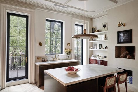 Brownstone Kitchen Renovation, Brooklyn Townhouse Kitchen, London Townhouse Kitchen, Townhouse Designs Interior, Brooklyn Townhouse Interior, Renovated Brownstone, Farmhouse Range Hood, Townhouse Kitchen Remodel, Cozy Townhouse