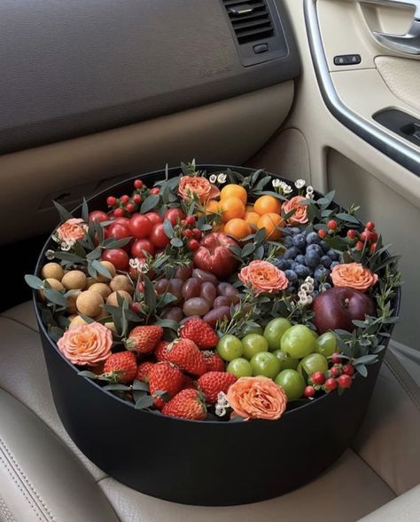 Bouquet Of Fruits, Fruit Flower Bouquet, Diy Fruit Basket Gift, Fruit Gift Basket Ideas, Fruit Box Ideas Gift, Fruit Basket Ideas Gift, Fruits Arrangement, Fruits Bouquet, Fruit Gift Ideas