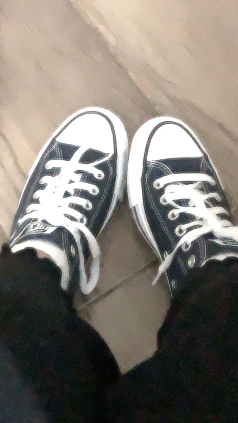 Chuck Taylors 70s, Converse Chuck Taylor 70s, Pfp Pictures, Chuck Taylor 70s, Chuck 70s, Vans Old Skool Sneaker, Chuck Taylor Sneakers, Aesthetic Photo, Converse Chuck