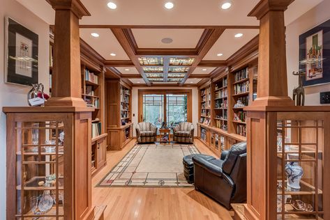 Craftsman Library, Style Bookshelves, Coffer Ceiling, Craftsman Living Room, Beautiful Office Spaces, Custom Home Bars, Glass Display Cabinet, Pool House Designs, Craftsman Interior