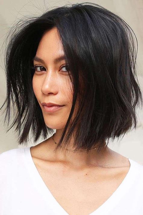 Short Haircuts For Oval Faces Will Put An End To Your Troubles Black Bob Hairstyles, Short Black Hair, Hair Messy, French Bob, Oval Face Haircuts, Corte Bob, Black Bob, Short Hairstyles For Thick Hair, Short Straight Hair