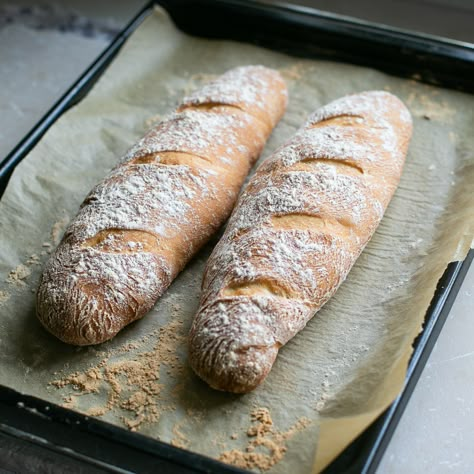 Paul Hollywood's Baguettes - Easy French Baguette Recipe How To Make French Baguette, Baguette Pan Recipe, Paul Hollywood Baguette Recipe, Bread Recipes Easy, Paul Hollywood Bread Recipes, Paul Hollywood Bread, French Baguette Recipe, Paul Hollywood Recipes, Baguette Recipe